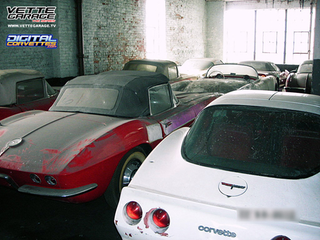 Illustration for article titled Peter Max's 36 Vintage Corvettes: The Full Story